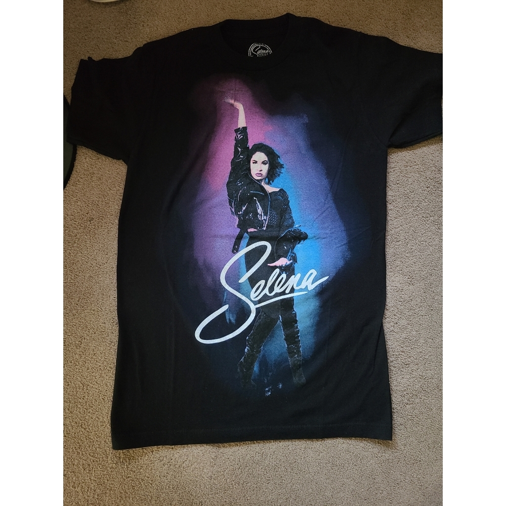 Selena unisex t-shirt